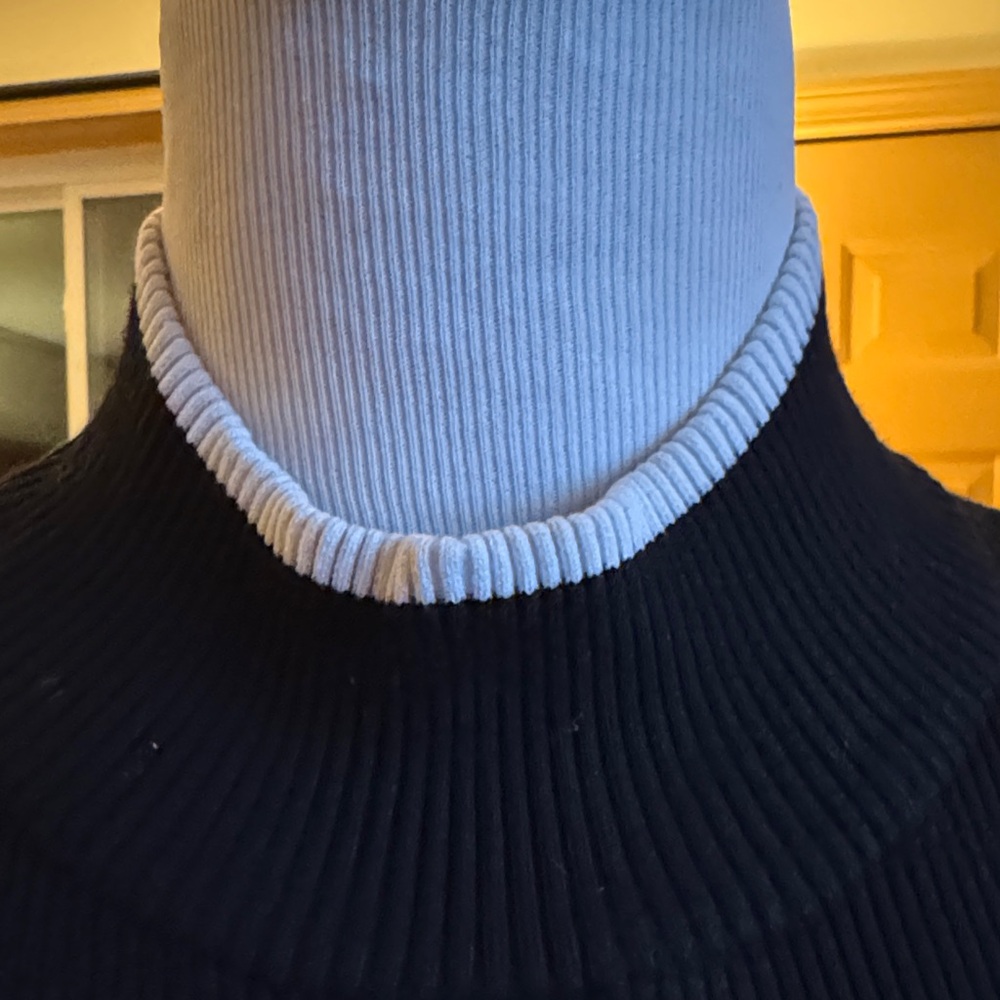 Calvin Klein Black Turtleneck Sweater white ruffle trim at neck cuffs bottom XL - Picture 4 of 8